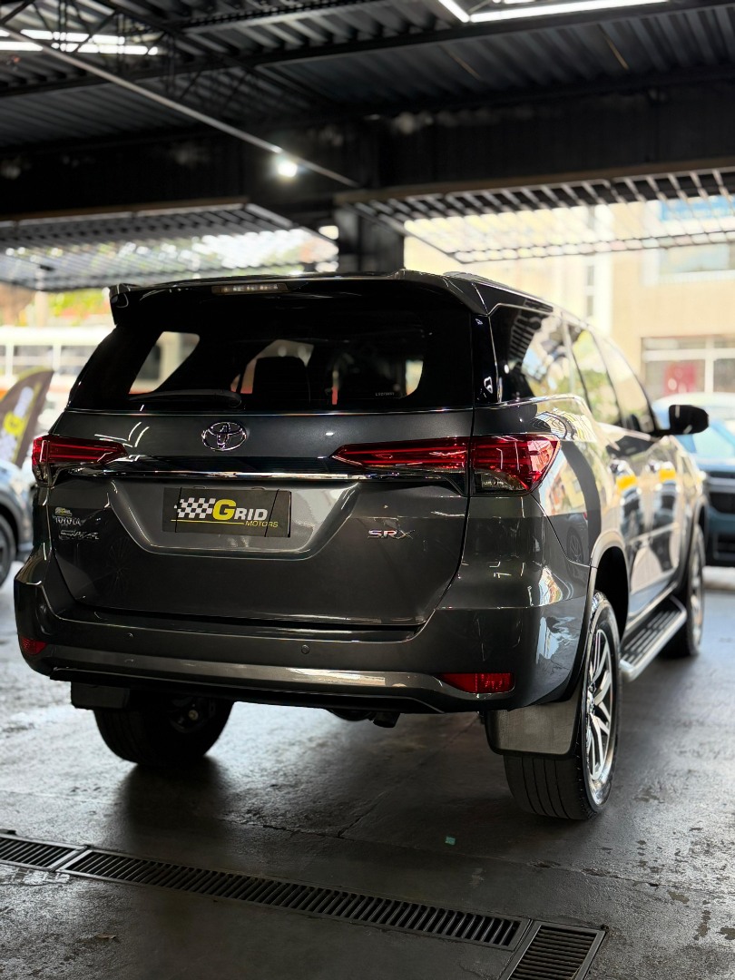 TOYOTA Hilux SW4 2.8 4P SRX 4X4 TURBO DIESEL AUTOMÁTICO