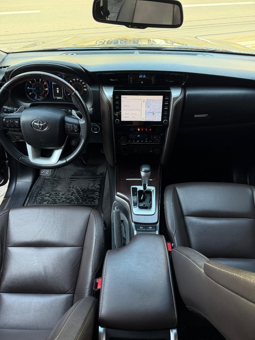 TOYOTA Hilux SW4 2.8 4P SRX 4X4 TURBO DIESEL AUTOMÁTICO