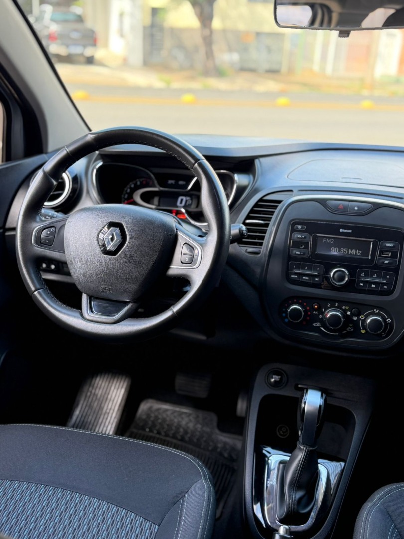 RENAULT Captur 1.6 16V 4P FLEX SCE LIFE X-TRONIC CVT