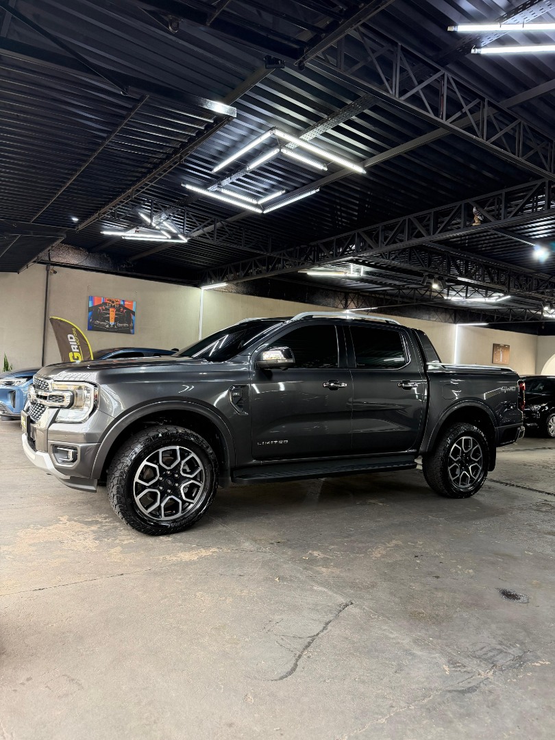 FORD Ranger 3.0 V6 4X4 LIMITED PLUS TURBO DIESEL CABINE DUPLA AUTOMÁTICO