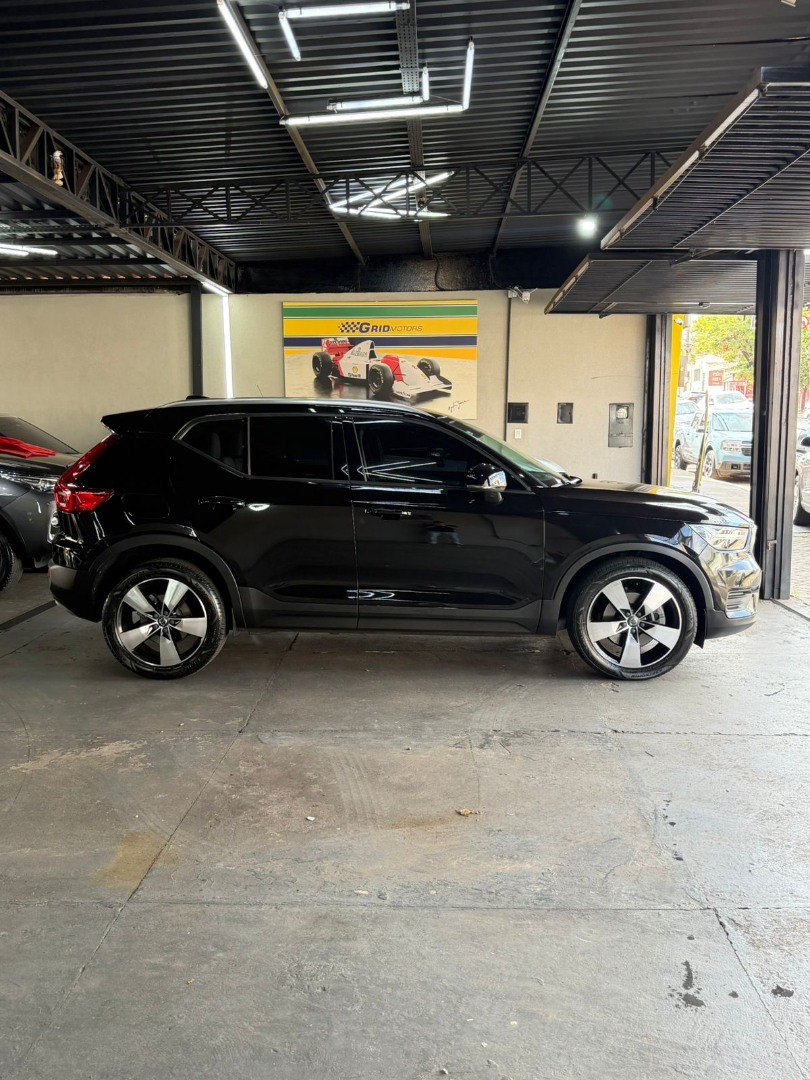 VOLVO XC40 2.0 16V 4P T5 TURBO MOMENTUM AWD GEARTRONIC AUTOMÁTICO