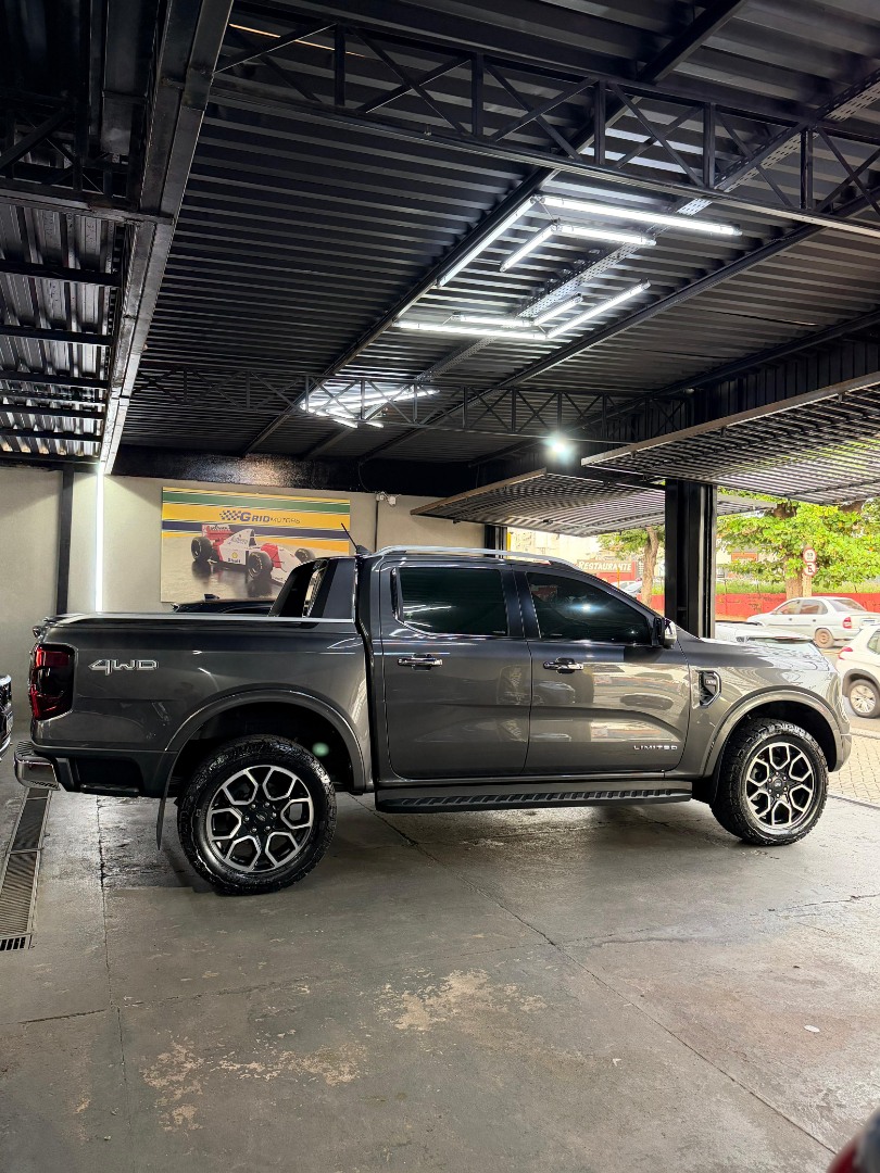 FORD Ranger 3.0 V6 4X4 LIMITED PLUS TURBO DIESEL CABINE DUPLA AUTOMÁTICO