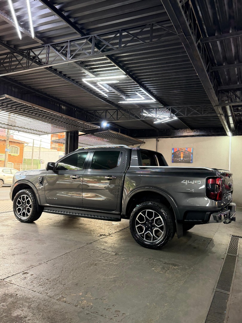 FORD Ranger 3.0 V6 4X4 LIMITED PLUS TURBO DIESEL CABINE DUPLA AUTOMÁTICO