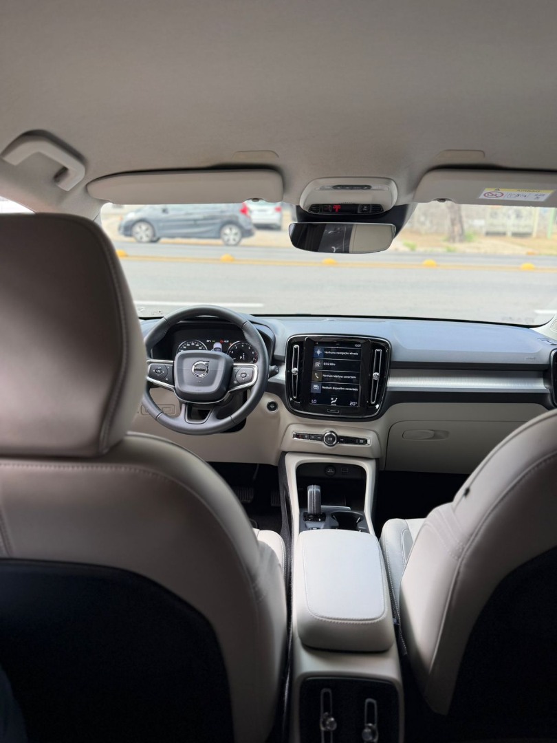 VOLVO XC40 2.0 16V 4P T5 TURBO MOMENTUM AWD GEARTRONIC AUTOMÁTICO