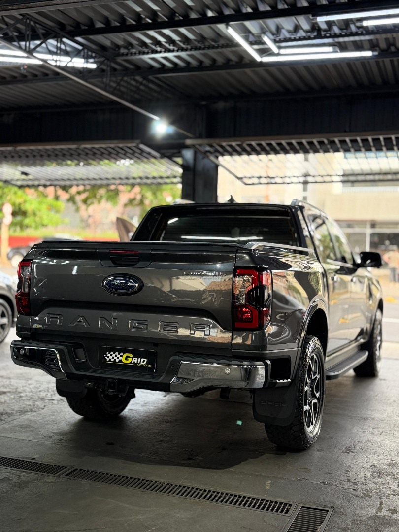 FORD Ranger 3.0 V6 4X4 LIMITED PLUS TURBO DIESEL CABINE DUPLA AUTOMÁTICO