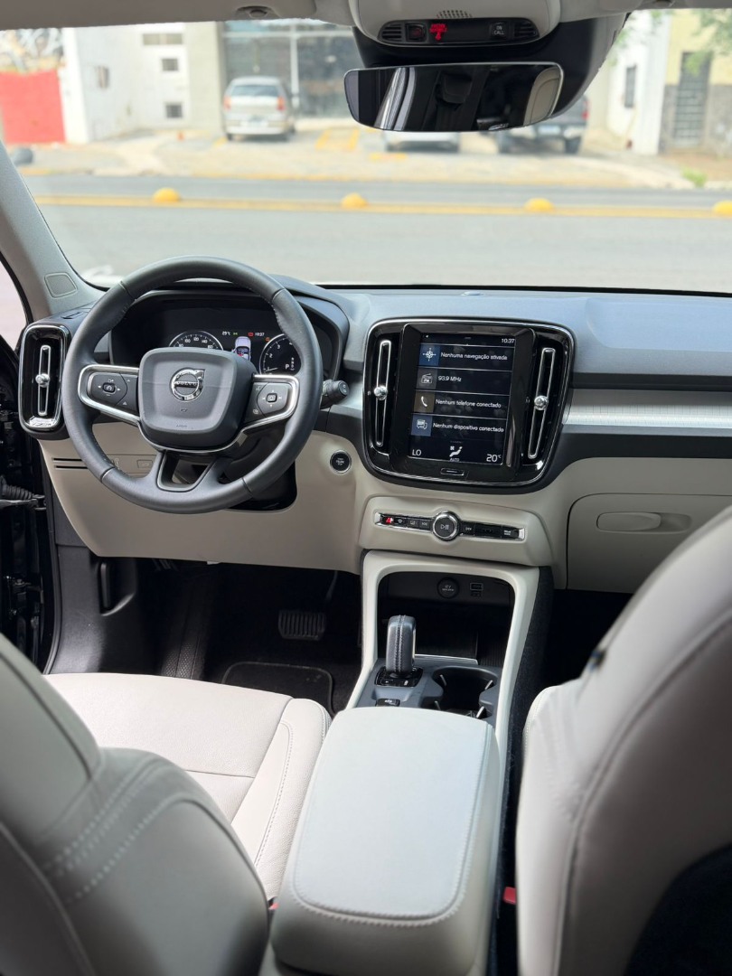 VOLVO XC40 2.0 16V 4P T5 TURBO MOMENTUM AWD GEARTRONIC AUTOMÁTICO