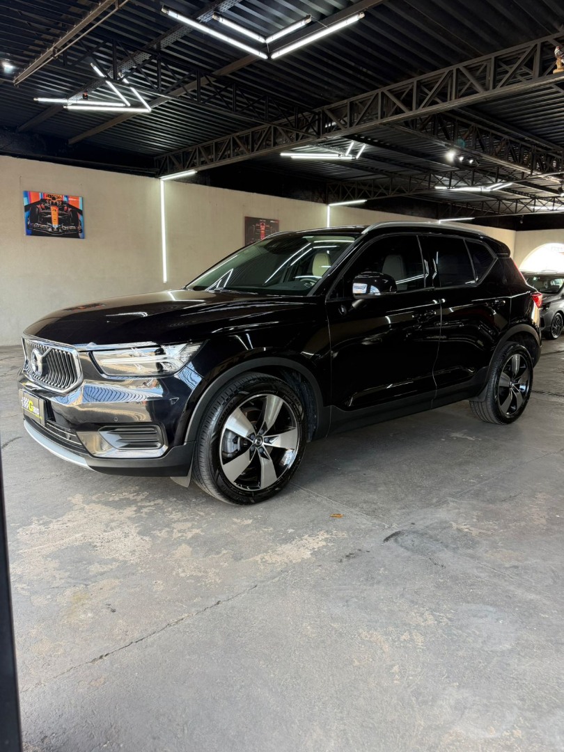 VOLVO XC40 2.0 16V 4P T5 TURBO MOMENTUM AWD GEARTRONIC AUTOMÁTICO