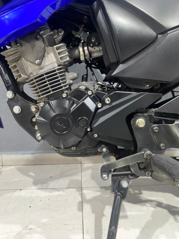 YAMAHA FZ 15 Fazer ABS
