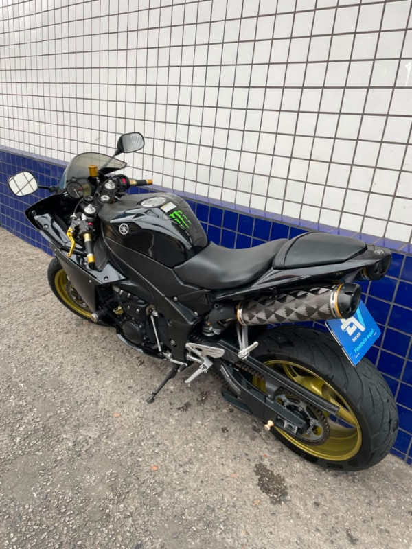 YAMAHA YZF R1 1000 Modelo sem Versão