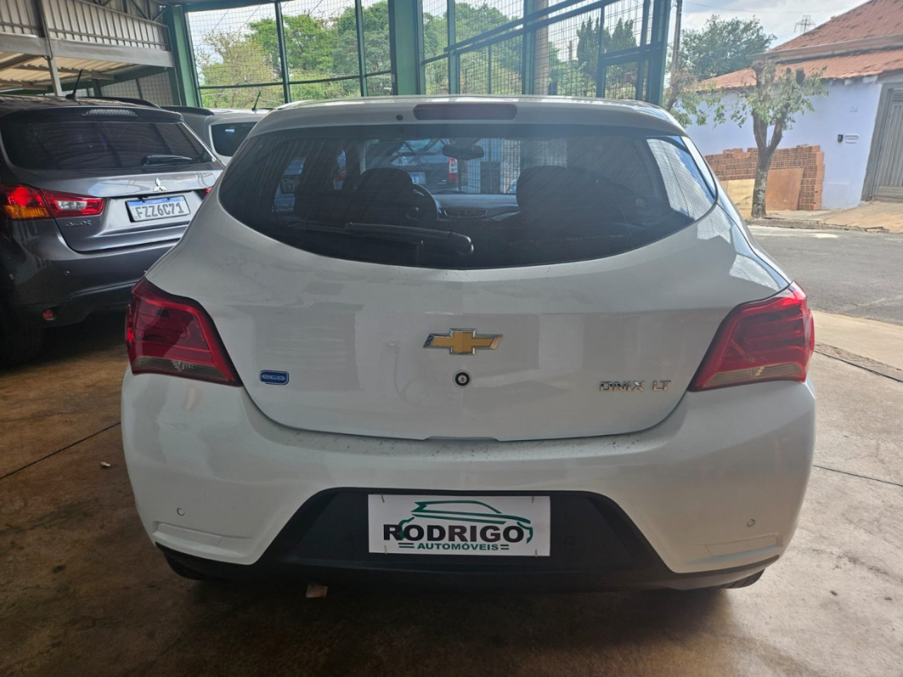 CHEVROLET Onix Hatch 1.4 4P FLEX LT AUTOMÁTICO