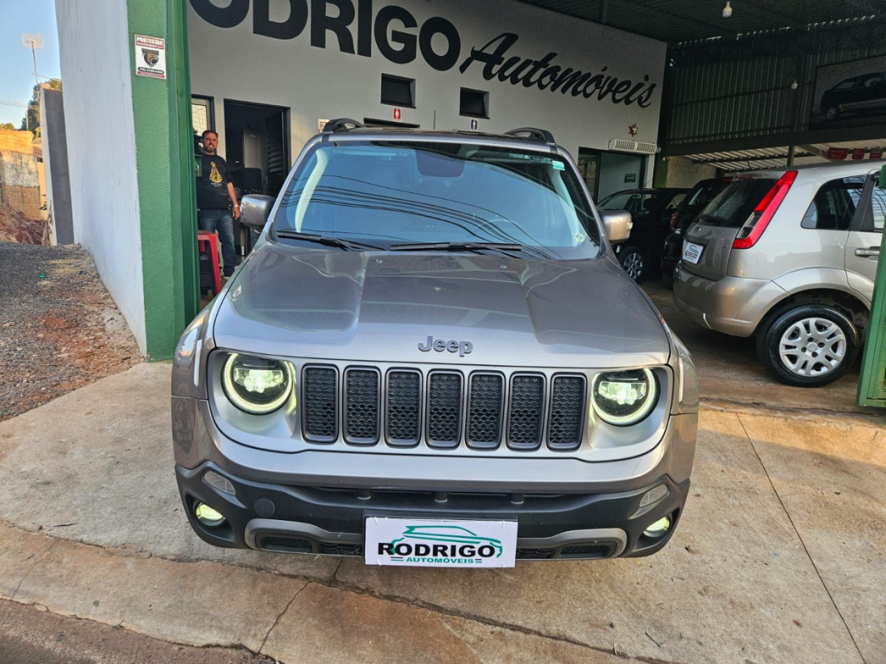 Renegade 1.8 16V 4P LIMITED FLEX AUTOMÁTICO