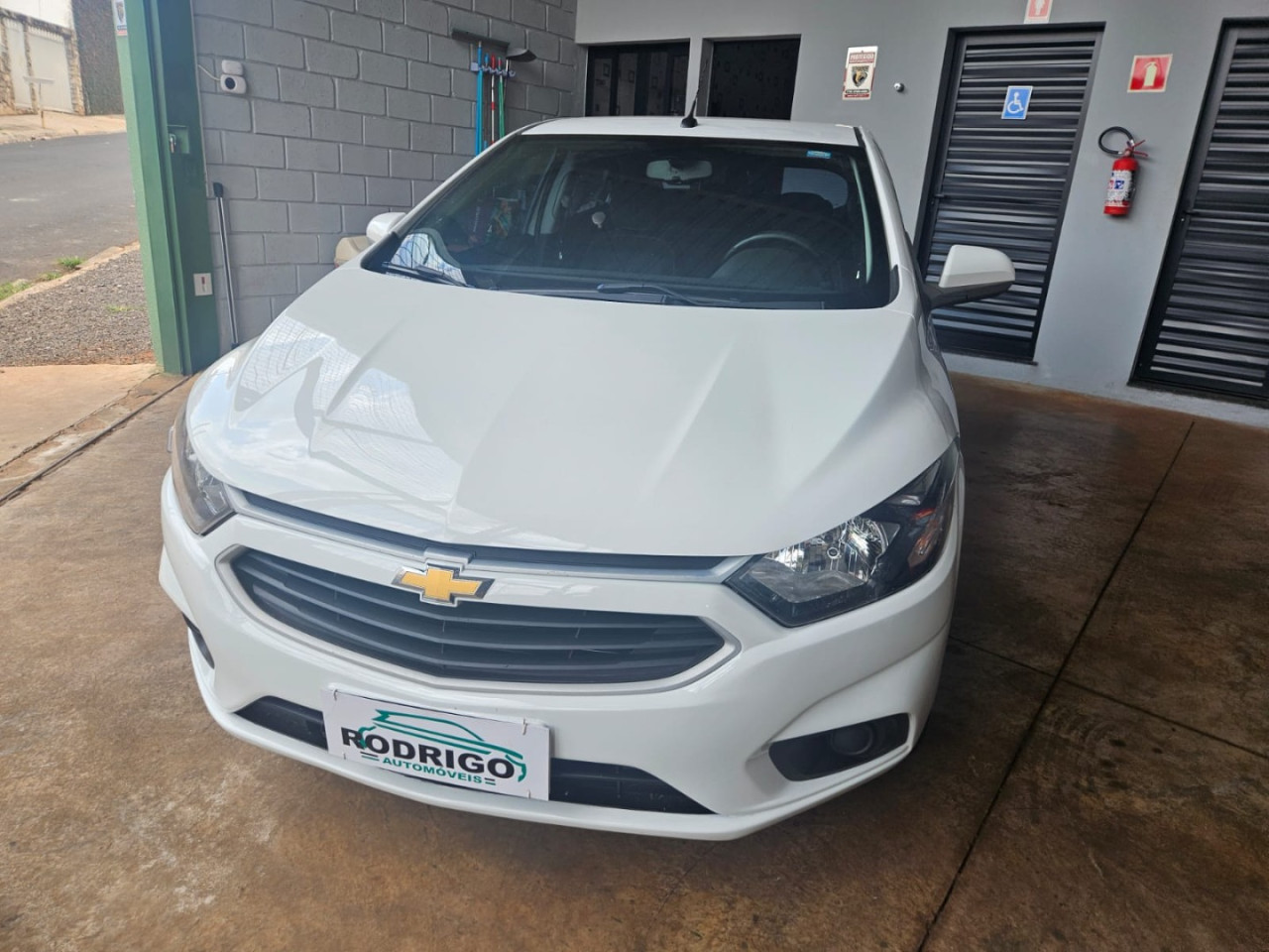 CHEVROLET Onix Hatch 1.4 4P FLEX LT AUTOMÁTICO