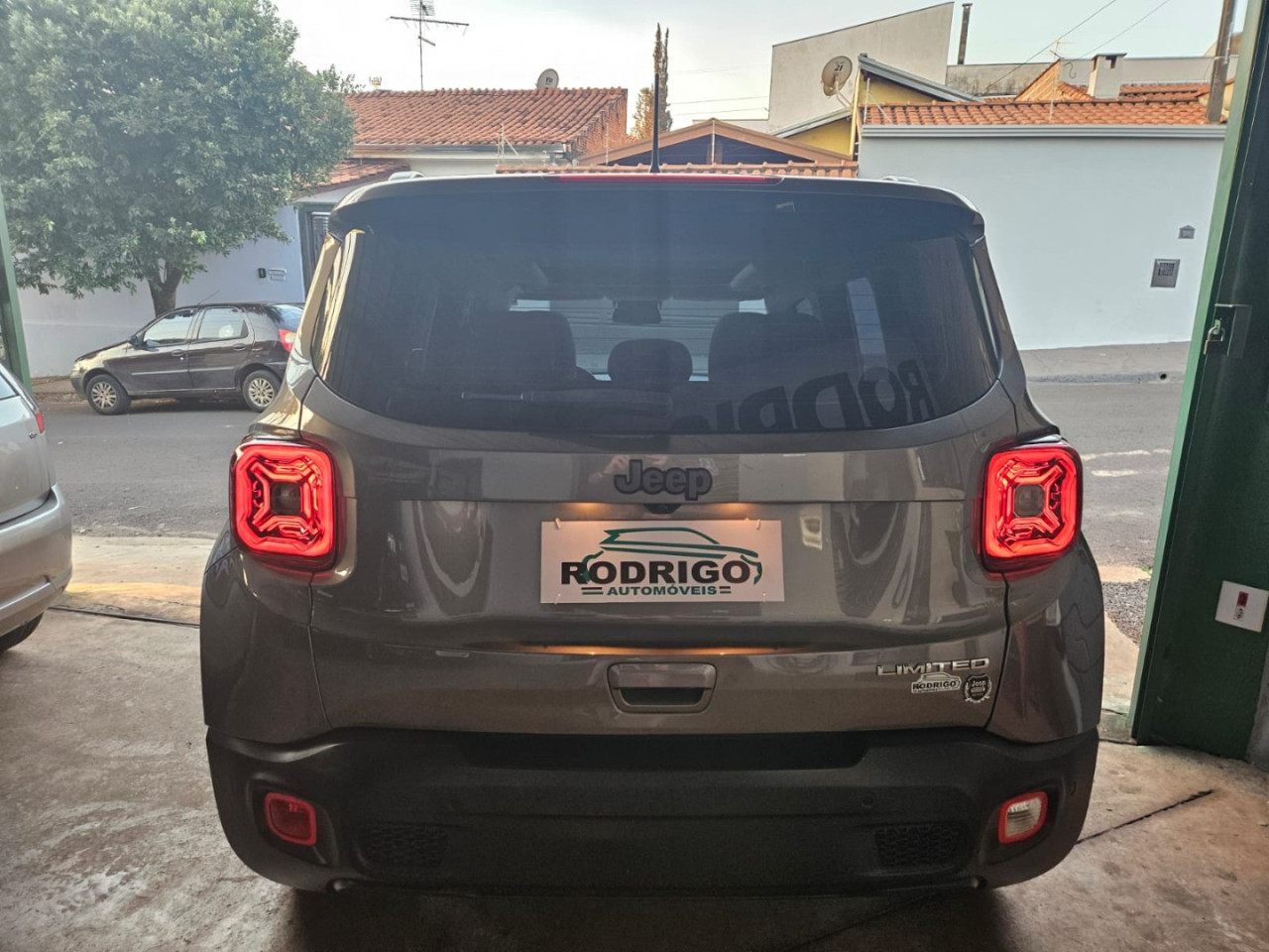 Renegade 1.8 16V 4P LIMITED FLEX AUTOMÁTICO