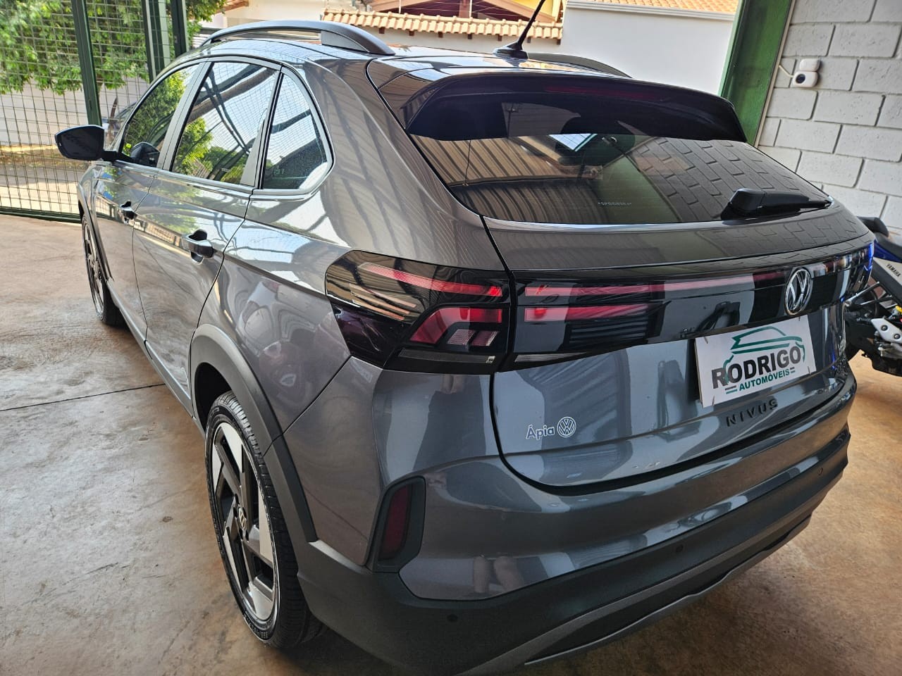 VOLKSWAGEN Nivus 1.0 4P FLEX 200 TSI COMFORTLINE AUTOMÁTICO