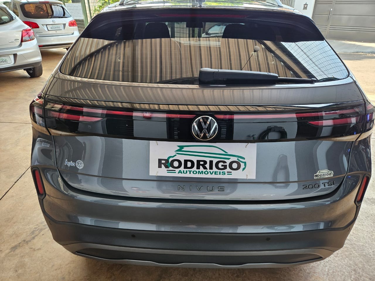 VOLKSWAGEN Nivus 1.0 4P FLEX 200 TSI COMFORTLINE AUTOMÁTICO