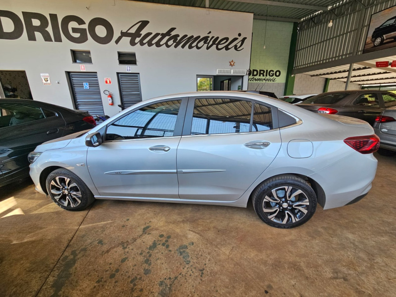 Onix Sedan 1.0 4P FLEX PREMIER PLUS TURBO AUTOMÁTICO