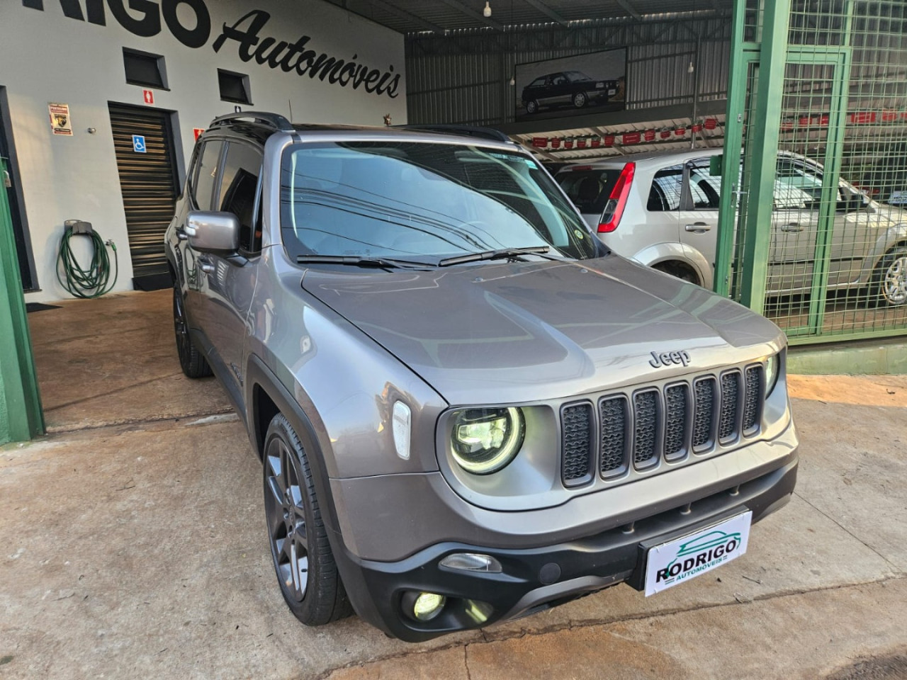Renegade 1.8 16V 4P LIMITED FLEX AUTOMÁTICO