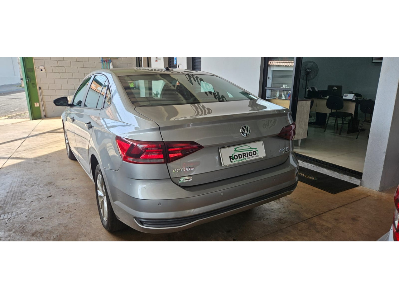 Virtus 1.0 4P 200 TSI FLEX COMFORTLINE AUTOMÁTICO