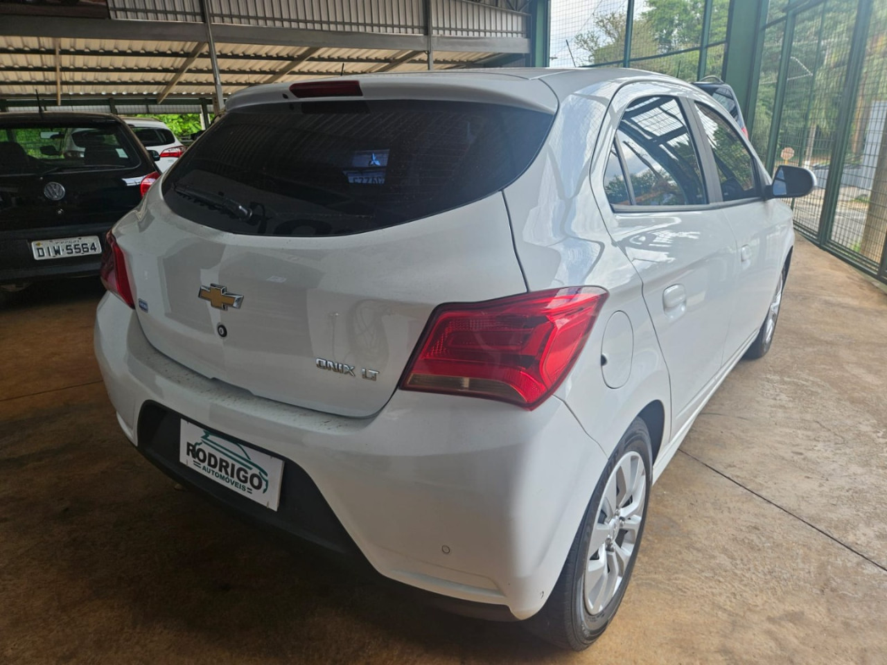 CHEVROLET Onix Hatch 1.4 4P FLEX LT AUTOMÁTICO