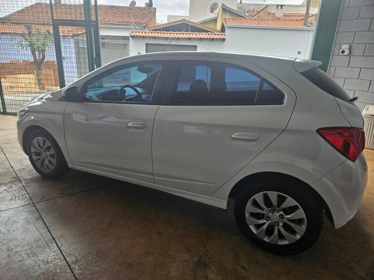CHEVROLET Onix Hatch 1.4 4P FLEX LT AUTOMÁTICO