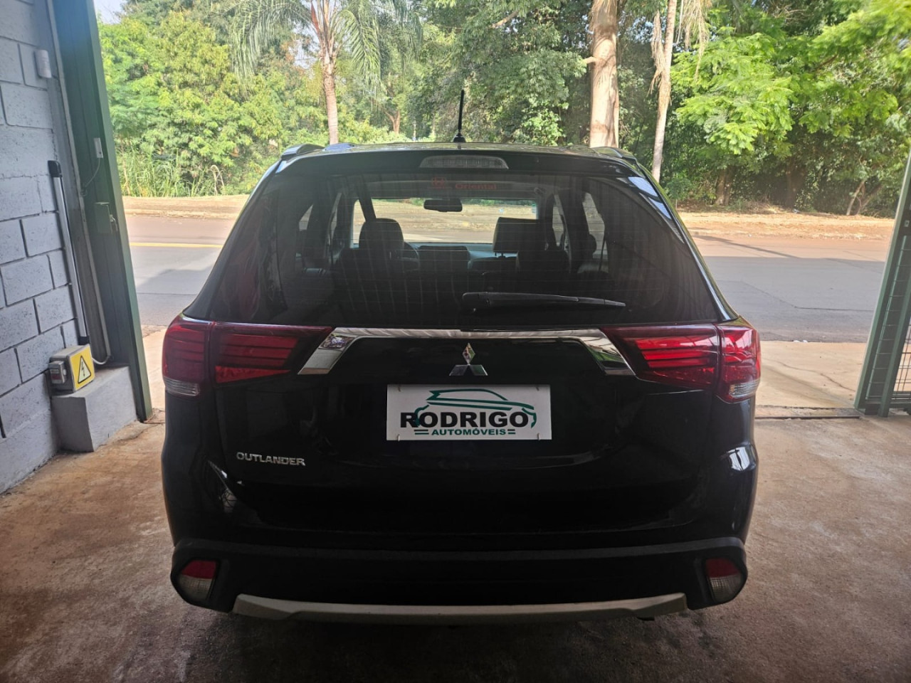 MITSUBISHI Outlander 2.0 16V 4P AUTOMÁTICO