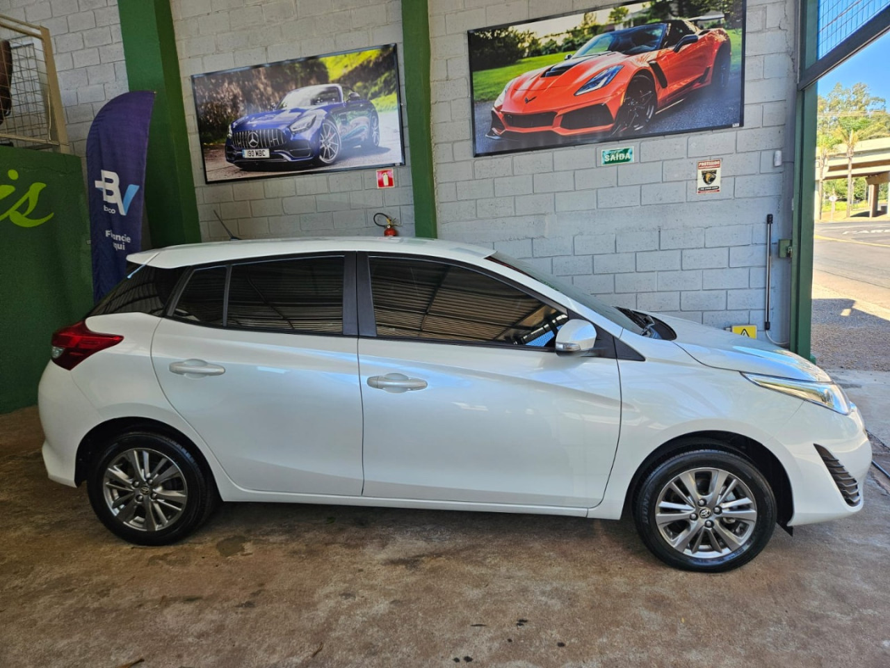 TOYOTA Yaris Hatch 1.5 16V 4P FLEX XL PLUS CONNECT MULTIDRIVE AUTOMÁTICO CVT