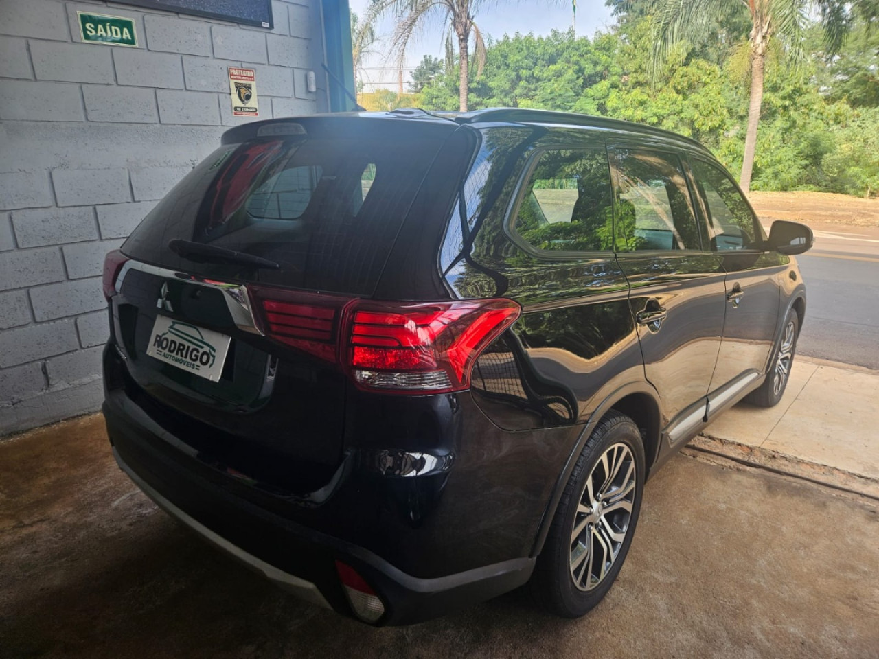 MITSUBISHI Outlander 2.0 16V 4P AUTOMÁTICO