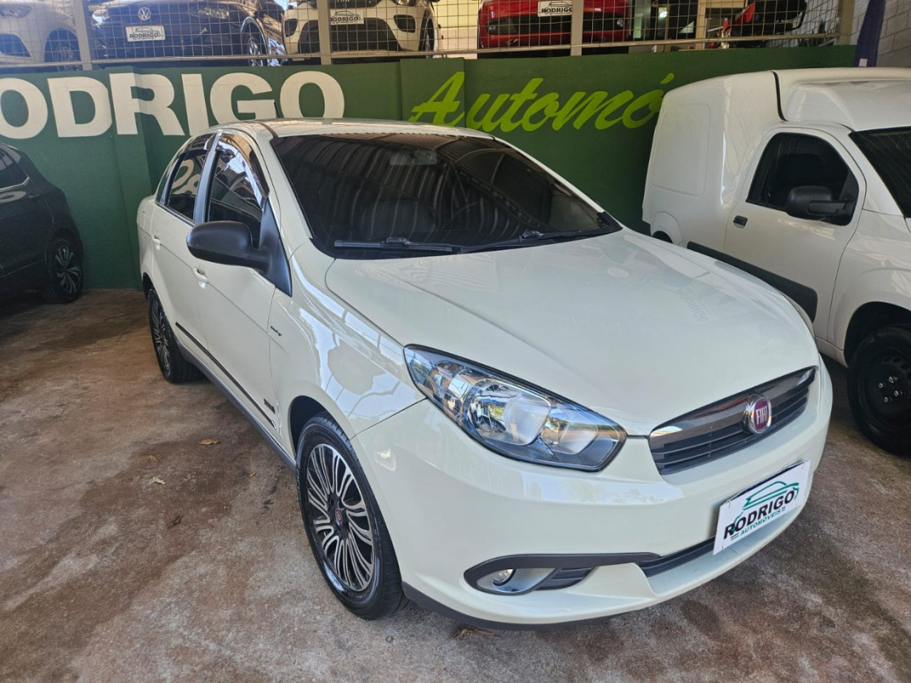 FIAT Grand Siena 1.6 16V 4P FLEX SUBLIME DULOGIC AUTOMATIZADO