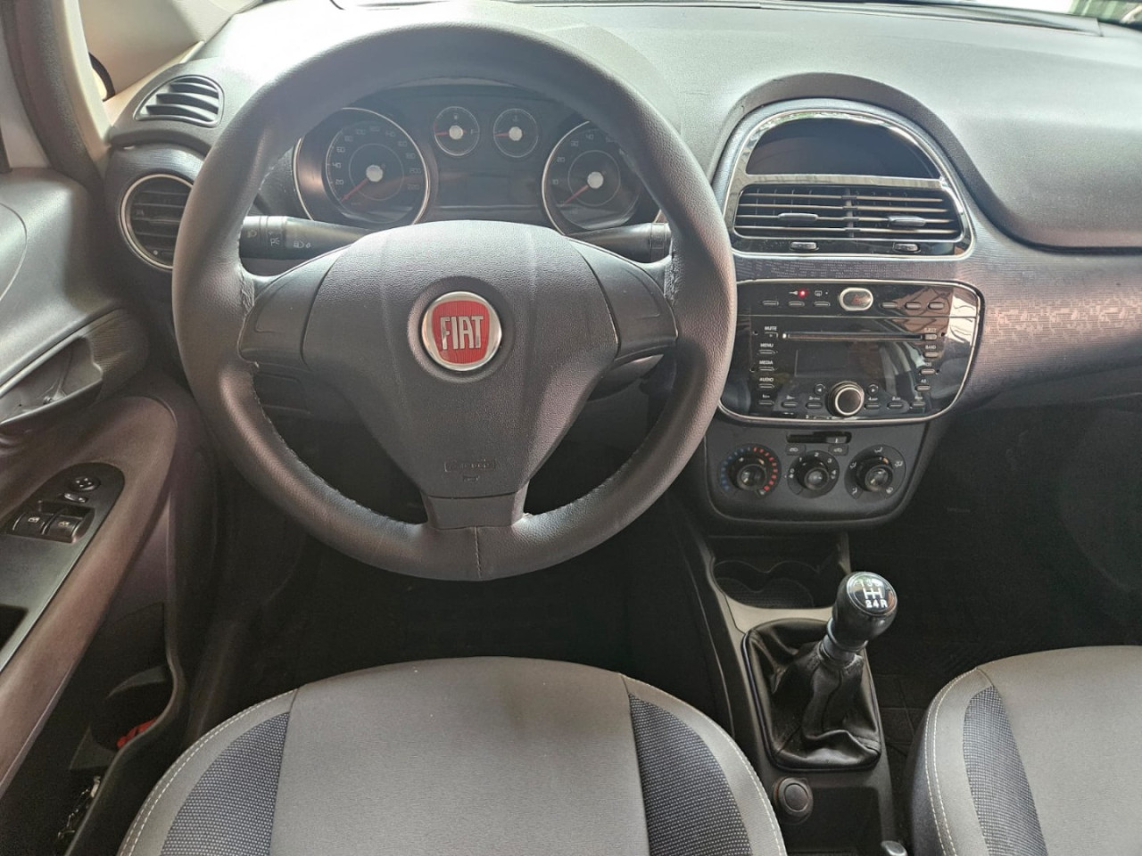 FIAT Punto 1.4 4P ATTRACTIVE FLEX