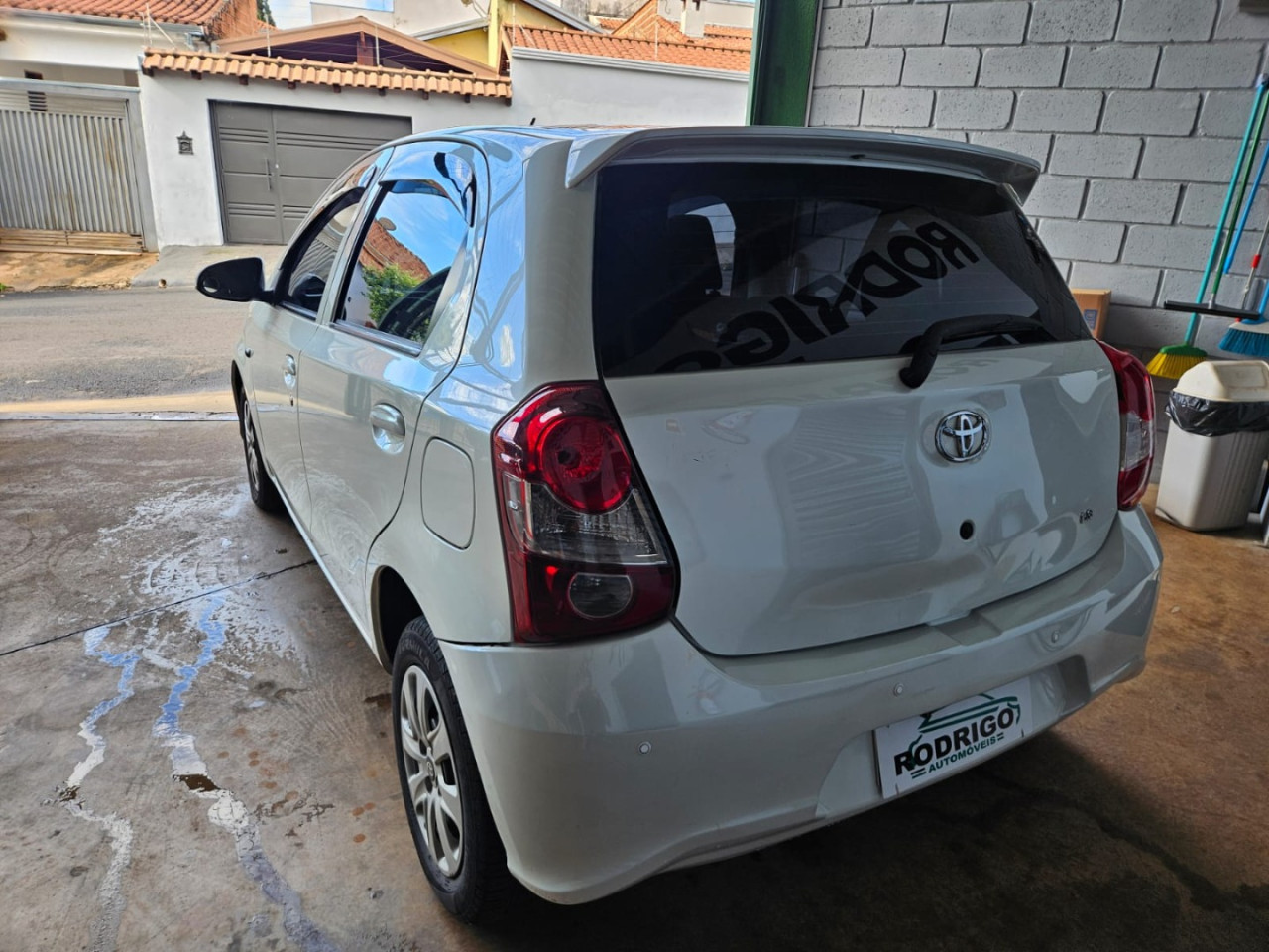 TOYOTA Etios Hatch 1.3 16V 4P FLEX X