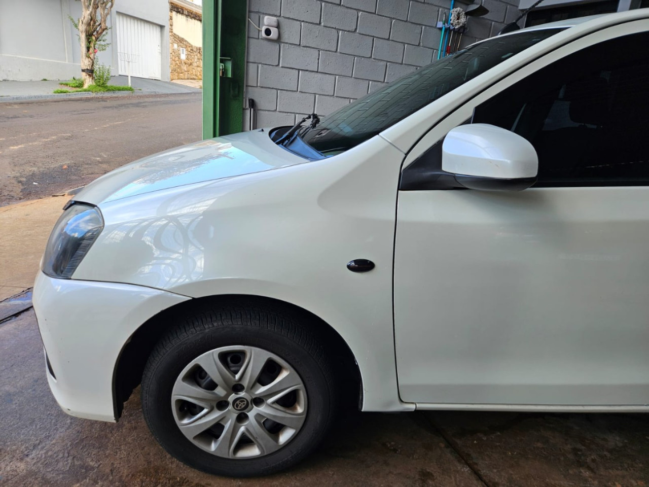 TOYOTA Etios Hatch 1.3 16V 4P FLEX X