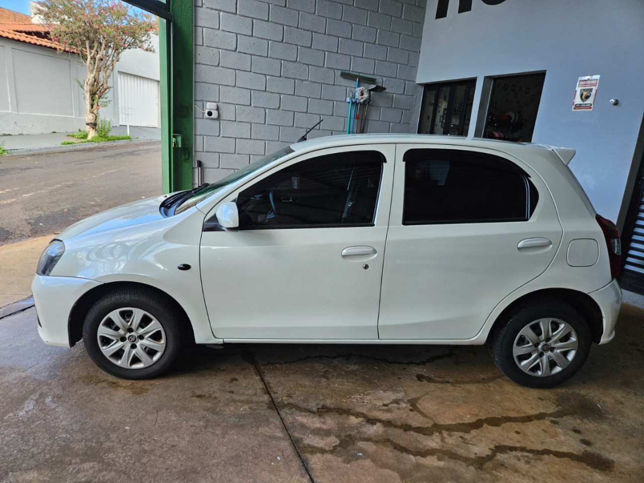 TOYOTA Etios Hatch 1.3 16V 4P FLEX X