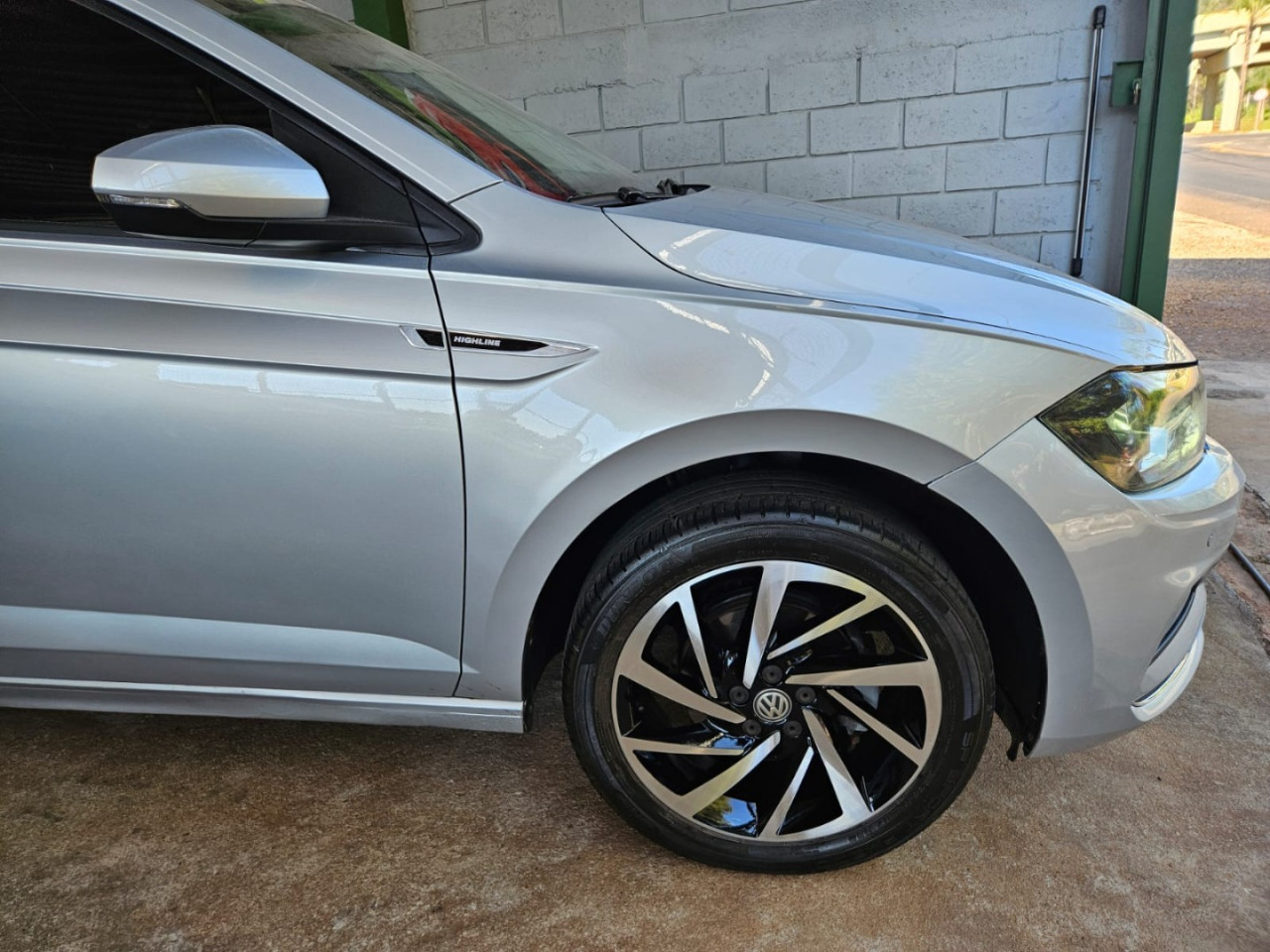 VOLKSWAGEN Polo Hatch 1.0 12V 4P TSI 200 HIGHLINE AUTOMÁTICO