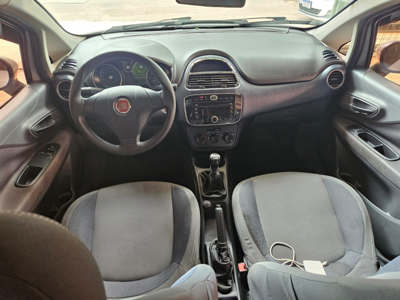 FIAT Punto 1.4 4P ATTRACTIVE FLEX