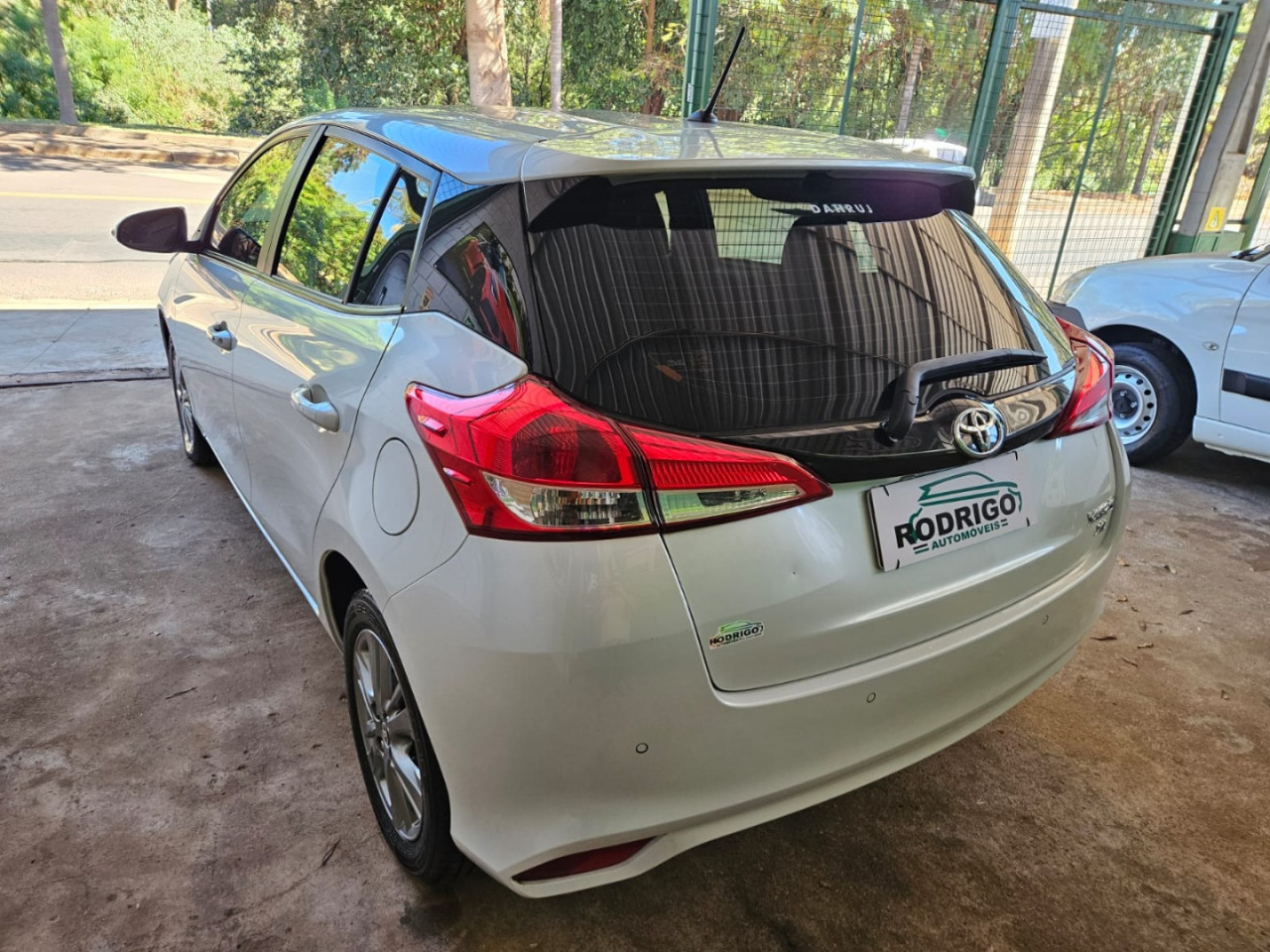 TOYOTA Yaris Hatch 1.5 16V 4P FLEX XL PLUS CONNECT MULTIDRIVE AUTOMÁTICO CVT