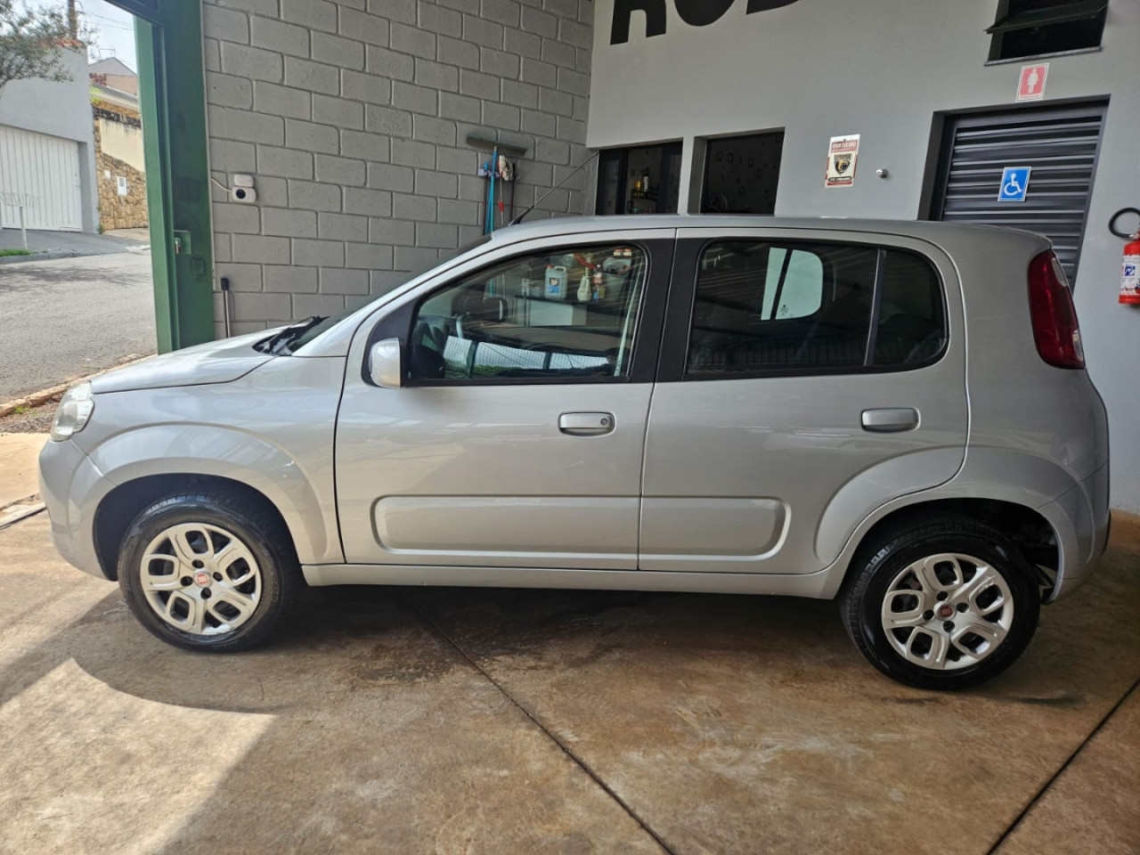 FIAT Uno 1.0 4P FLEX VIVACE