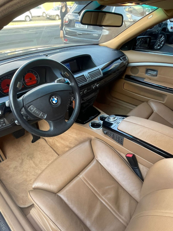 750I 4.8 V8 32V 4P AUTOMÁTICO