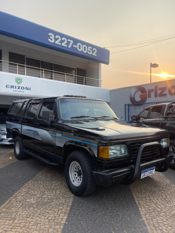 D20 4.0 DIESEL CUSTOM CABINE DUPLA