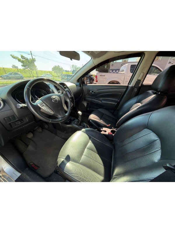 Versa Sedan 1.6 16V 4P FLEX SL