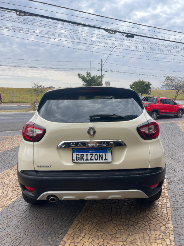 Captur 1.6 16V 4P SCE ZEN X-TRONIC AUTOMÁTICO CVT