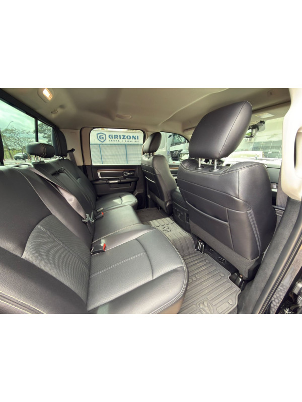 RAM Classic 5.7 V8 32V 4P HEMI LARAMIE AUTOMÁTICO