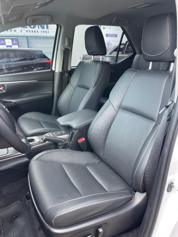 Hilux SW4 2.8 16V 4P SRX 4X4 7 LUGARES TURBO DIESEL AUTOMÁTICO