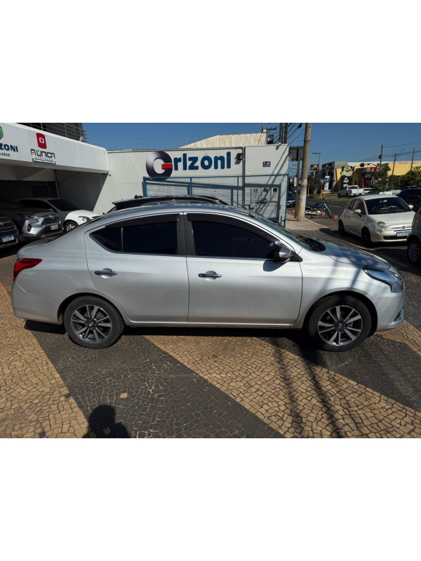 Versa Sedan 1.6 16V 4P FLEX SL