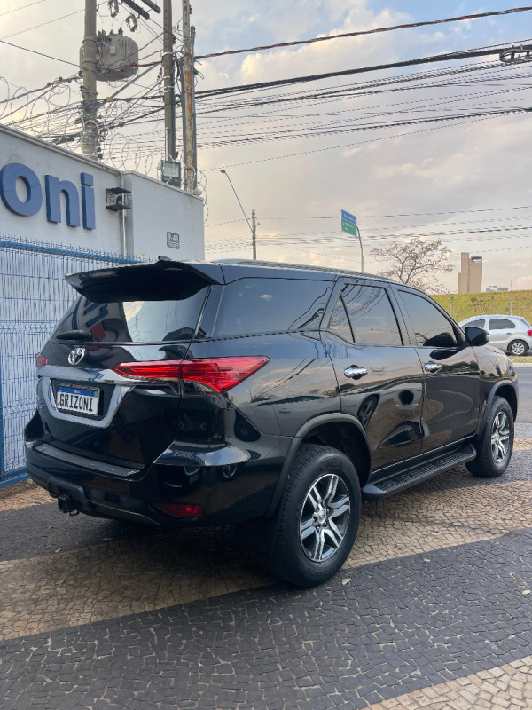 Hilux SW4 2.7 16V 4P FLEX SRV 7 LUGARES AUTOMÁTICO