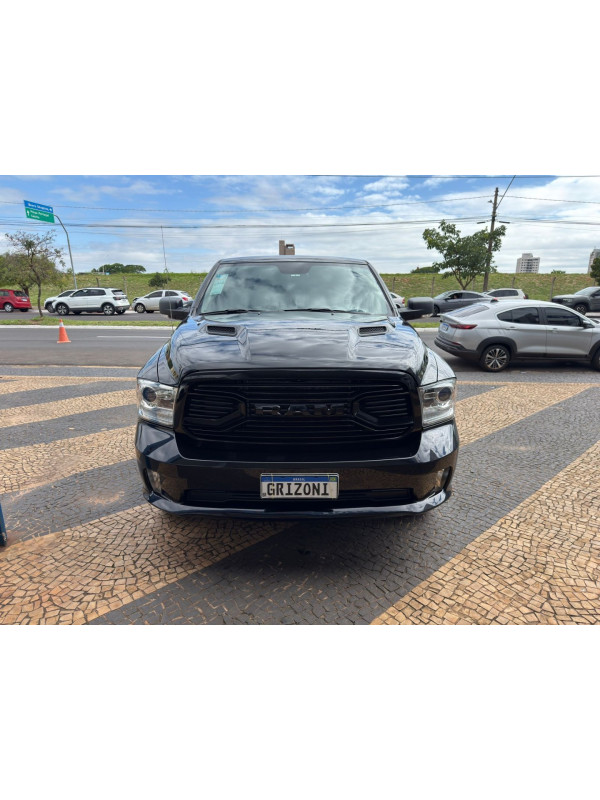 RAM Classic 5.7 V8 32V 4P HEMI LARAMIE AUTOMÁTICO