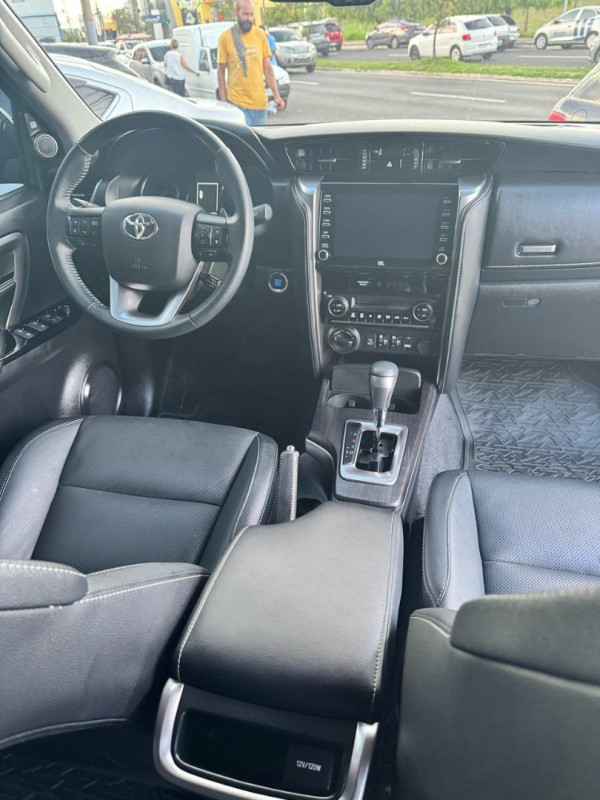 Hilux SW4 2.8 4P SRX 4X4 TURBO DIESEL AUTOMÁTICO