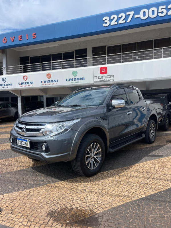 Triton 2.4 HPE-S BITURBO DIESEL CABINE DUPLA 4X4 AUTOMÁTICO