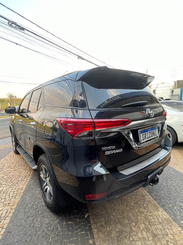 Hilux SW4 2.7 16V 4P FLEX SRV 7 LUGARES AUTOMÁTICO