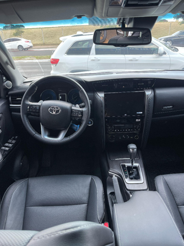 Hilux SW4 2.8 16V 4P SRX 4X4 7 LUGARES TURBO DIESEL AUTOMÁTICO