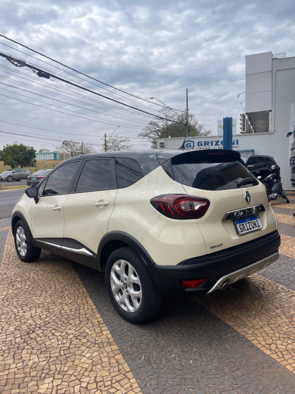 Captur 1.6 16V 4P SCE ZEN X-TRONIC AUTOMÁTICO CVT